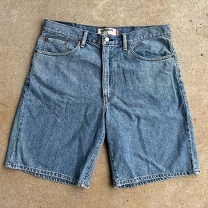 Classic Levi’s 550 Relaxed Fit Jean Shorts Jorts Size 38 38” waist x 10” Inseam